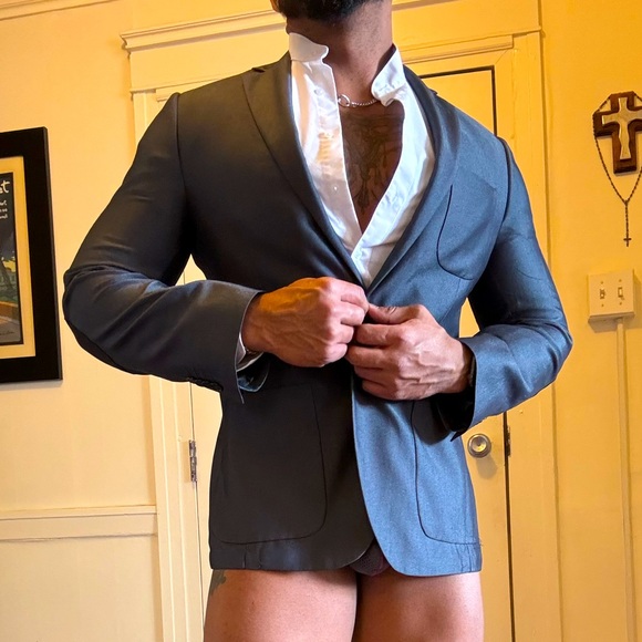 Arturo Calle Blazer - Picture 1 of 9